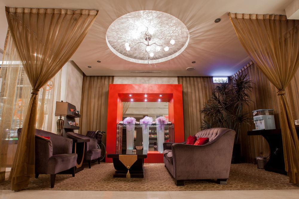 Mila Hotel Đài Trung Ngoại thất bức ảnh