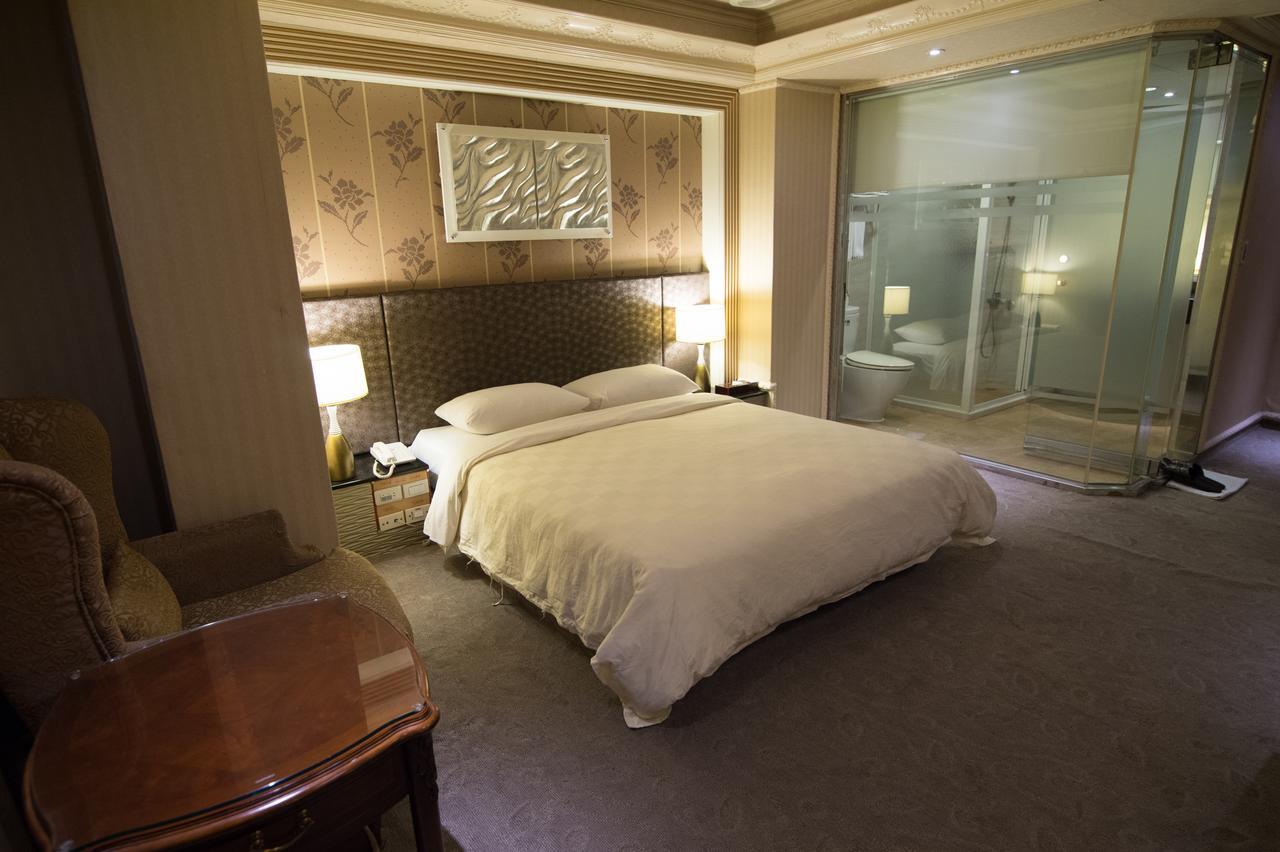 Mila Hotel Đài Trung Ngoại thất bức ảnh