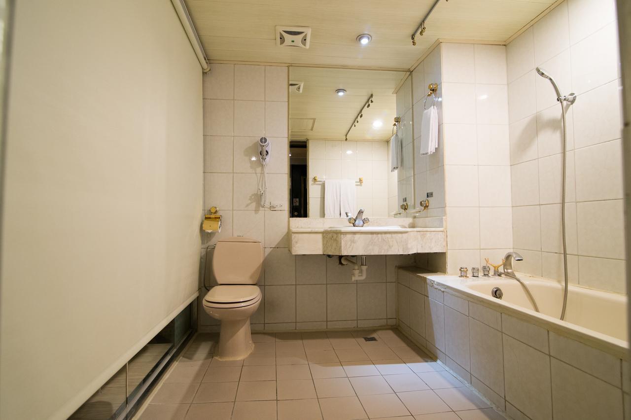 Mila Hotel Đài Trung Ngoại thất bức ảnh